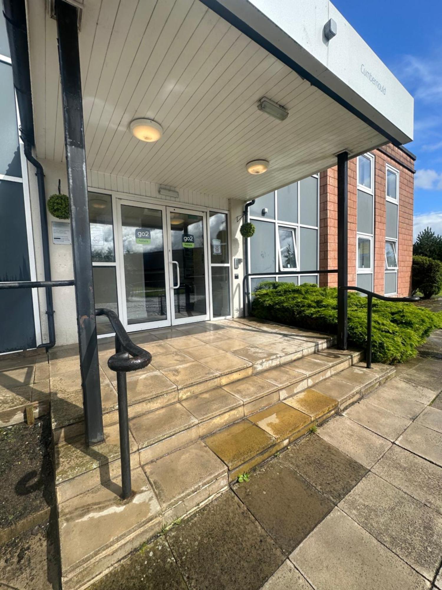 Go2 Glasgow Cumbernauld Hotel - Free Parking And Pet Friendly Exterior foto