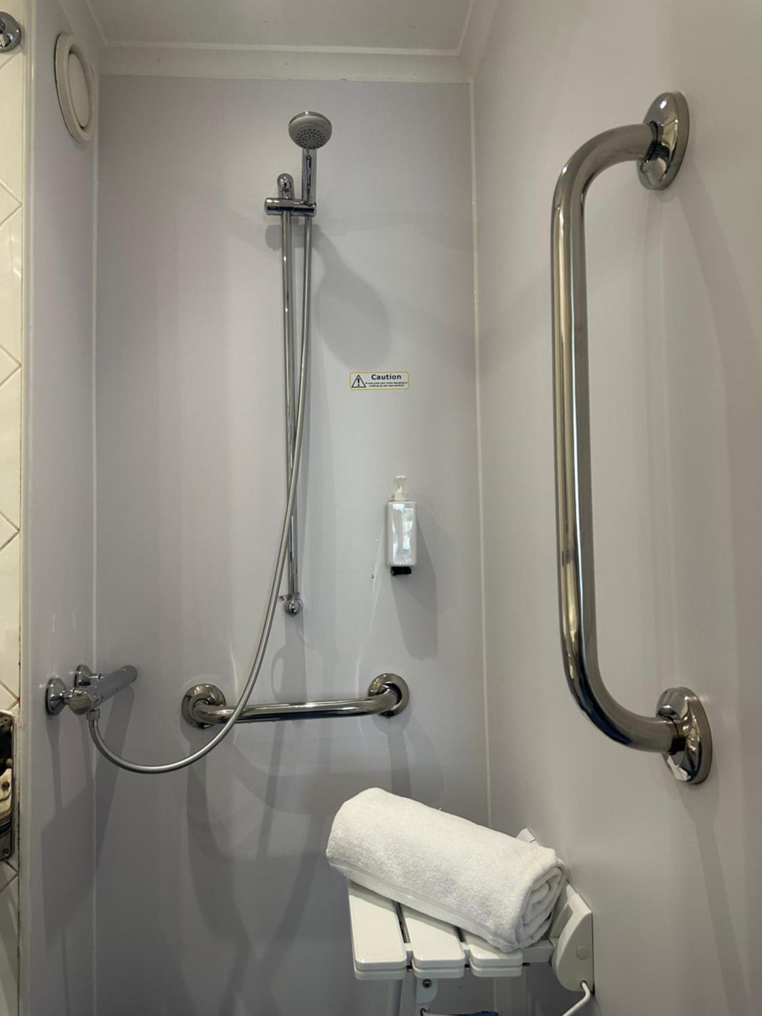 Go2 Glasgow Cumbernauld Hotel - Free Parking And Pet Friendly Exterior foto